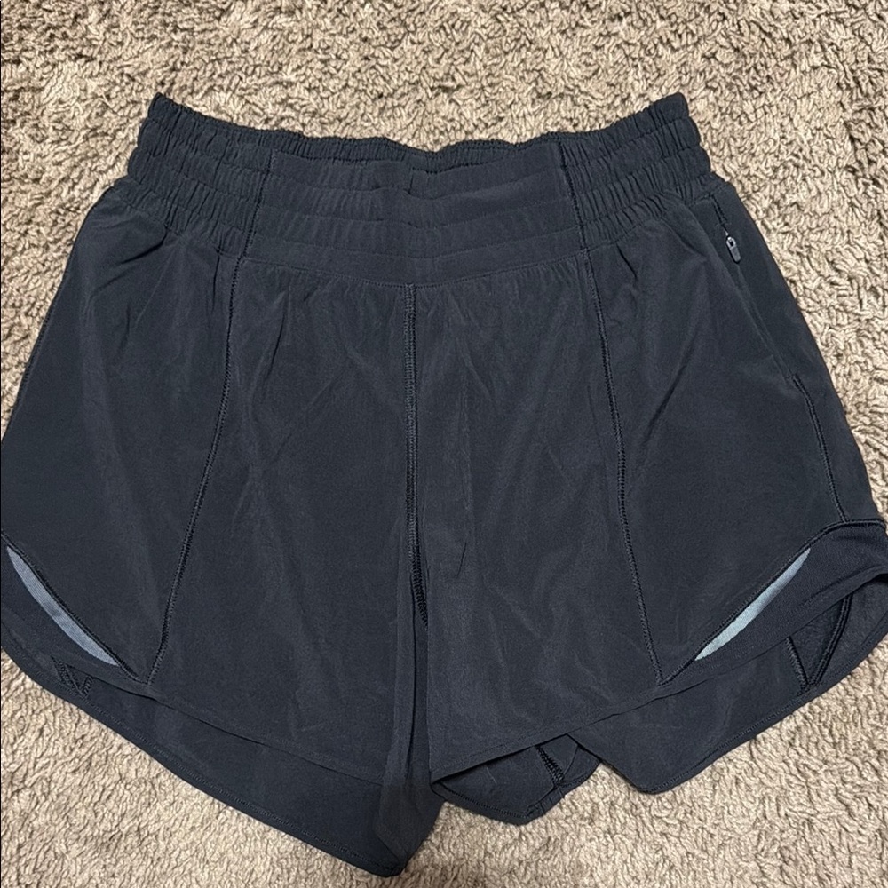 Lululemon black high rise hotty hot short 4” inseam